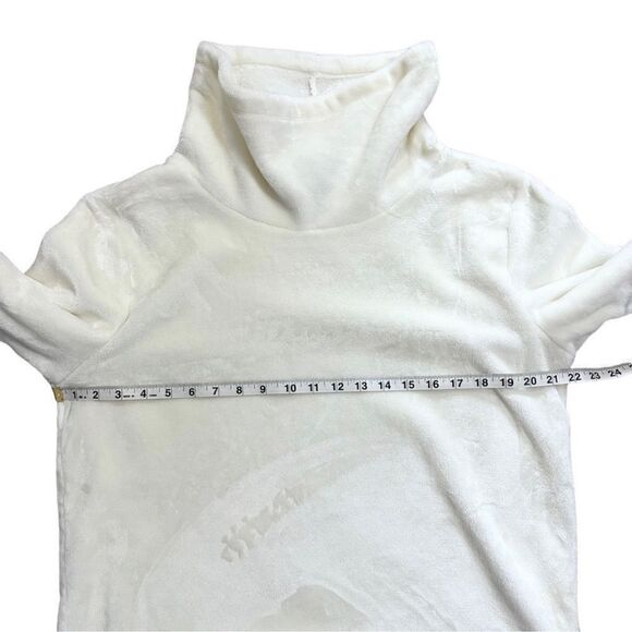 DKNY White Soft Fleece Turtleneck Long Sleeve High Low Pullover Size Medium - Picture 8 of 12